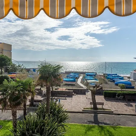 Riva Al Mare Flat *