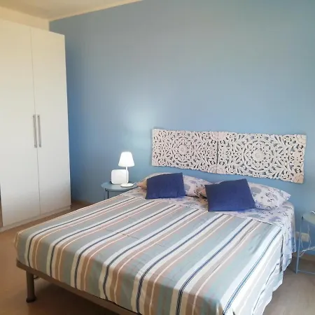 Riva Al Mare Flat * 东塞斯特里